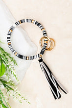 Load image into Gallery viewer, Key Ring Lyra
